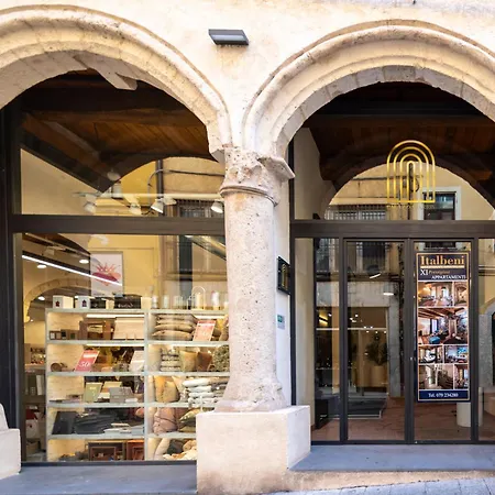 Deluxe In Palazzo Storico - Centro - Olbia Sassari