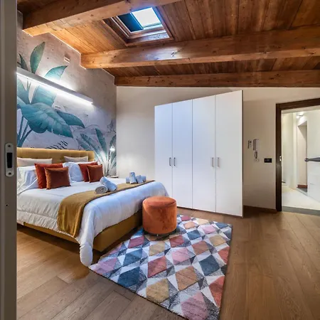 Deluxe In Palazzo Storico - Centro - Olbia Sassari