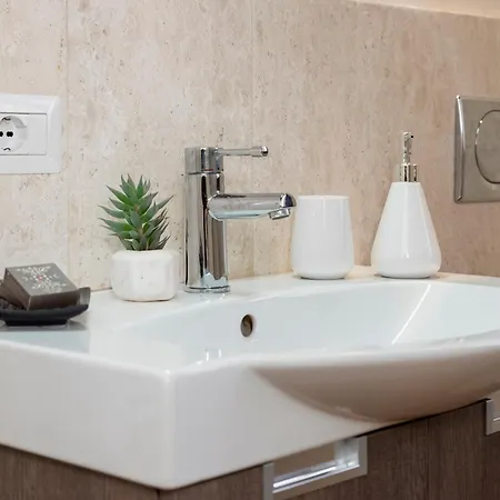 Deluxe In Palazzo Storico - Centro - Olbia * Sassari