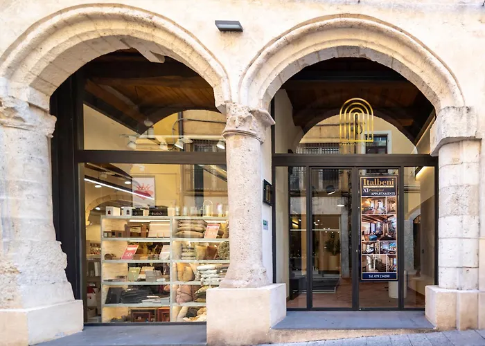 Deluxe In Palazzo Storico - Centro - Olbia Sassari