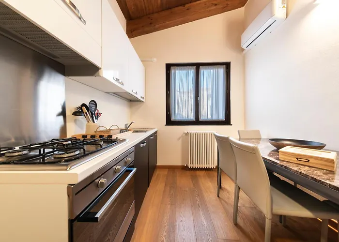 Deluxe In Palazzo Storico - Centro - Olbia Appartement Sassari